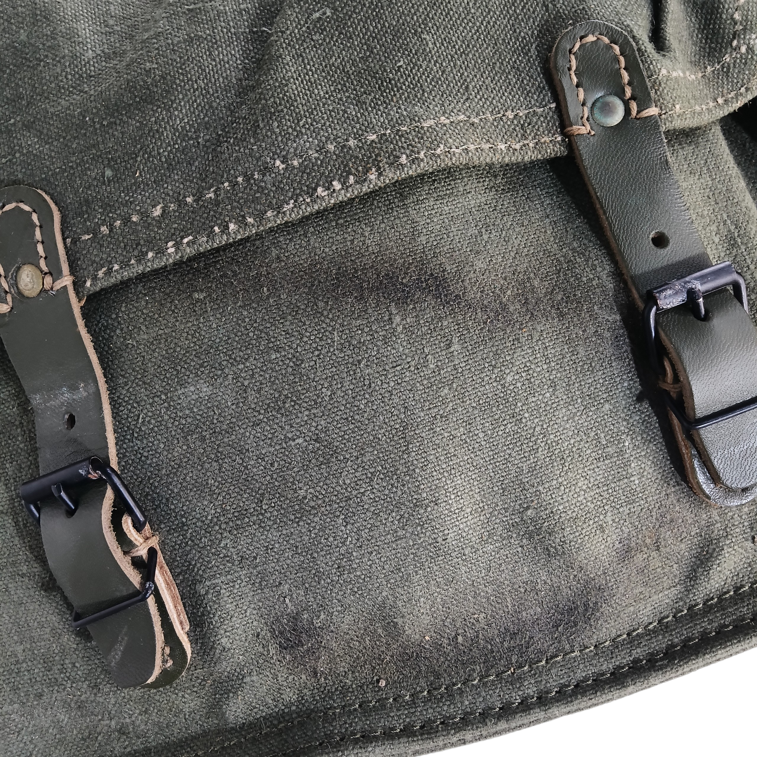 Musette pour FM 24/29 cuir vert
