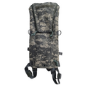 Sac d'hydratation 3 litres ACU en camouflage numérique avec sangle et attaches, vue frontale.