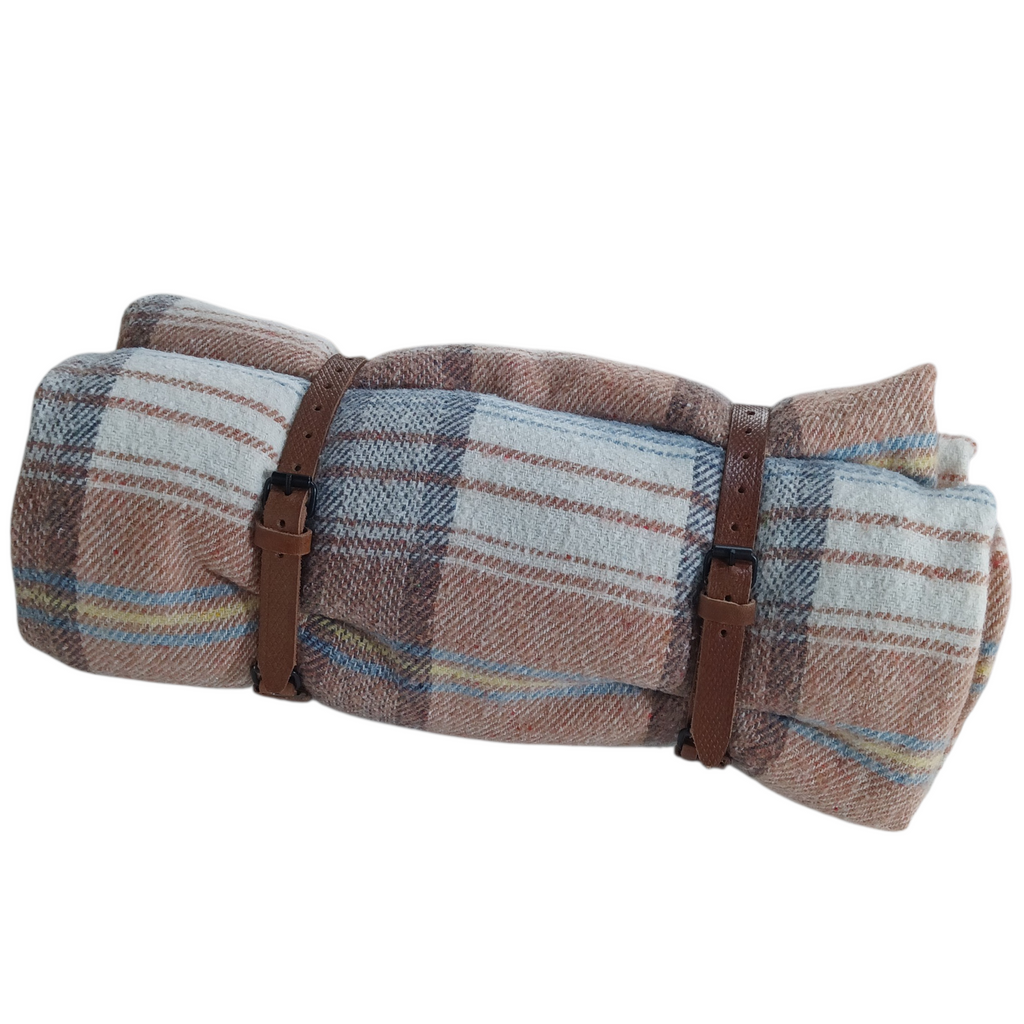Couverture à carreaux 67 % laine avec sangles en cuir