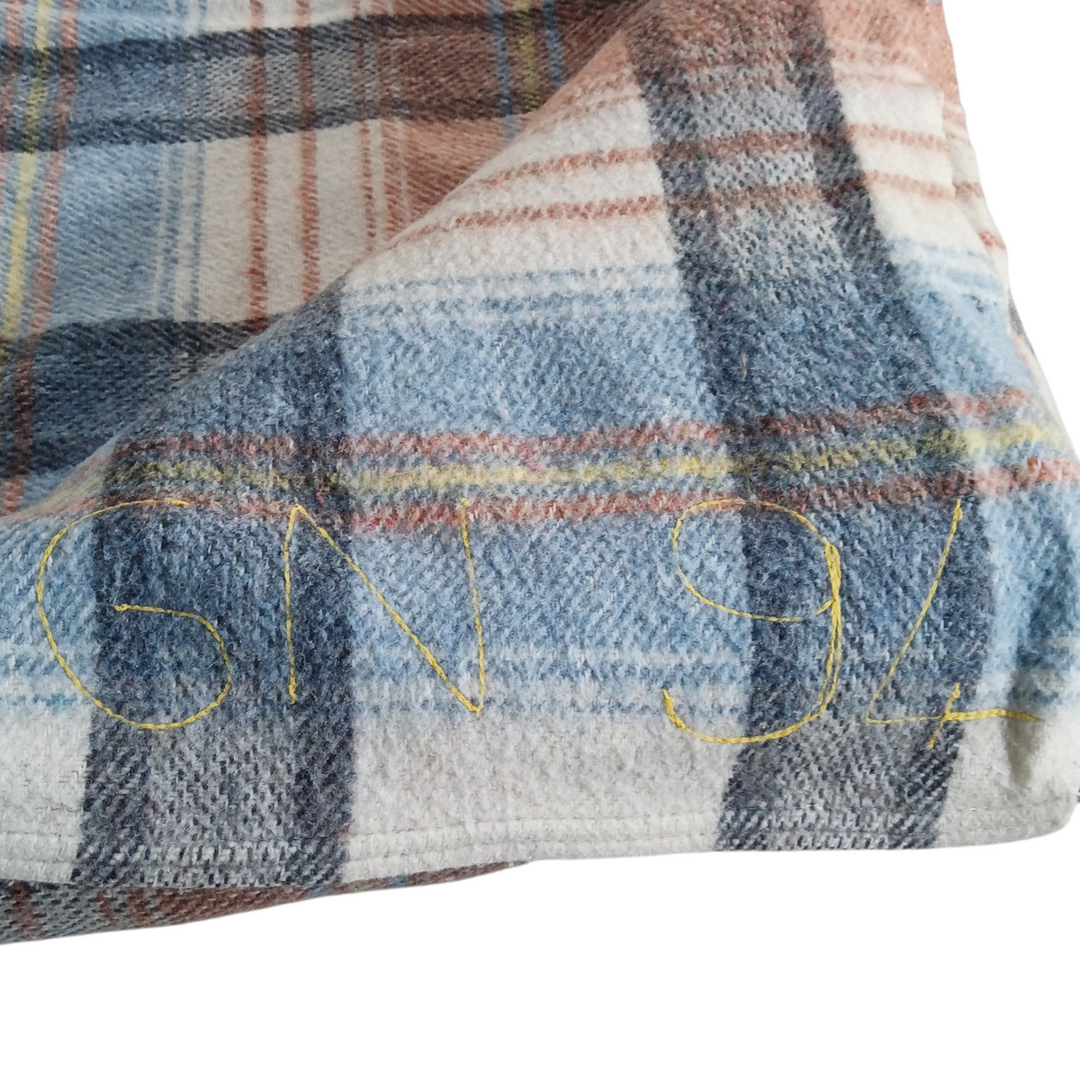 Couverture à carreaux 67 % laine avec sangles en cuir