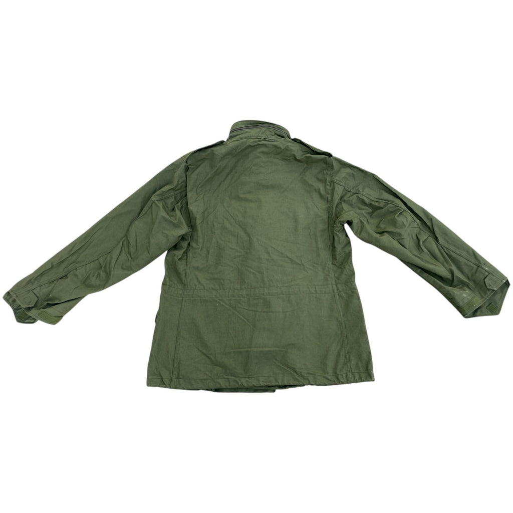 Veste M-65 US Army authentique kaki-vert, imperméable militaire de coupe régulière, vue de dos.