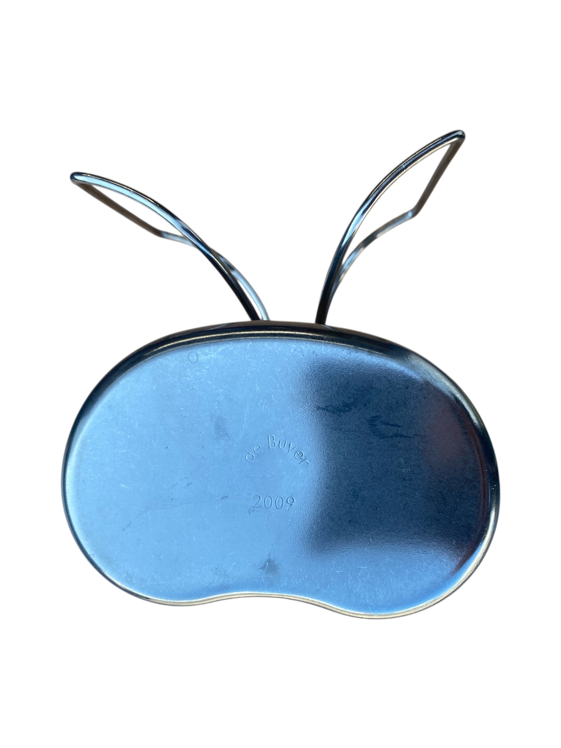 Gourde et quart militaire De Buyer, armée française, forme ovalée en métal bleu avec bouchons en forme de lunettes. 2009 inscription.