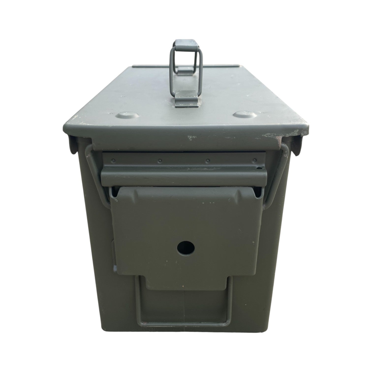 Caisse étanche militaire compacte de stockage sécurisé, couleur kaki, avec anse et rabats pliants, vue frontale-sortie.