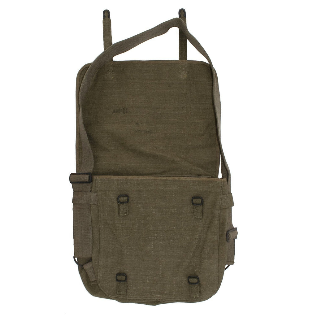 Musette TTA modèle 1950 en toile de coton kaki, sac militaire français authentique, état neuf d'époque, bandoulière réglable.